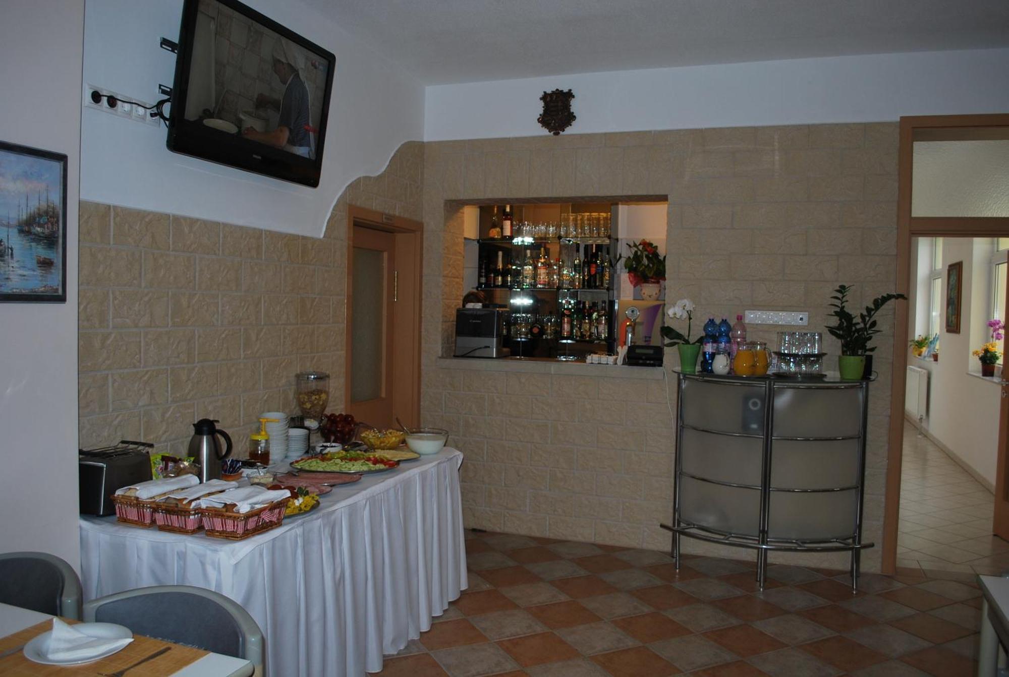 Fonix Hotel Buk Bagian luar foto